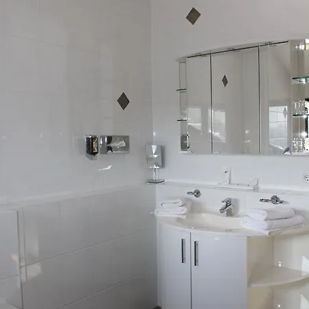 Hubertushof Garni 4*