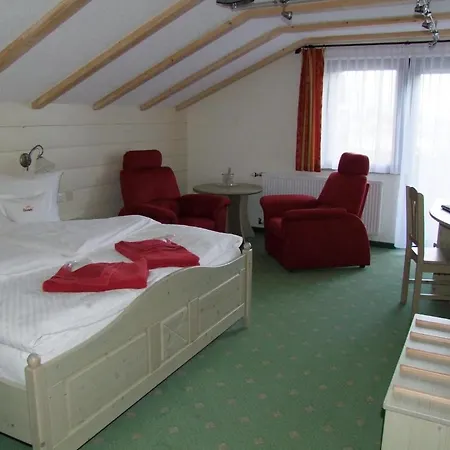Hubertushof Garni Hotel 4*
