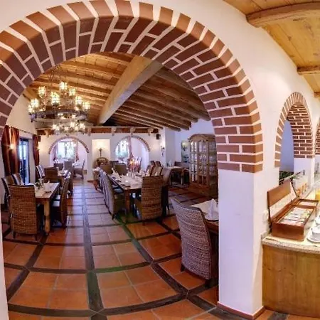 Hubertushof Garni 4*