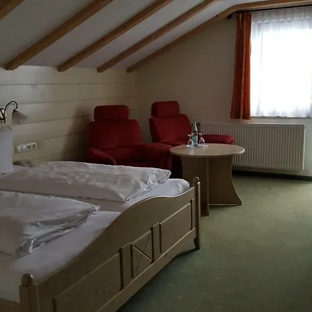 Hubertushof Garni 4*