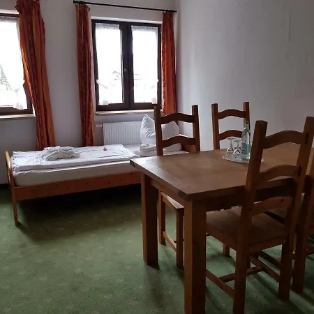 Hubertushof Garni 4*