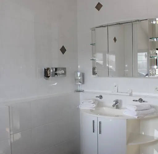 Hubertushof Garni 4*