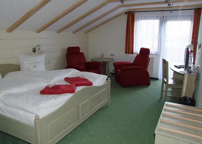 Hubertushof Garni Hotel 4*