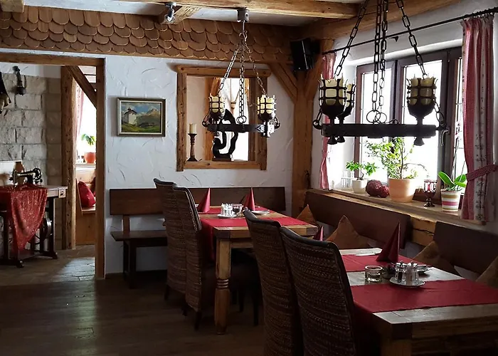 Hubertushof Garni Hotel 4*