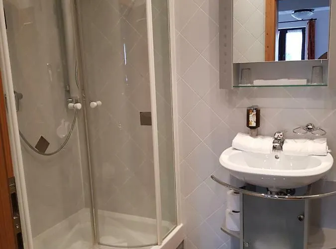 Hubertushof Garni Hotel 4*