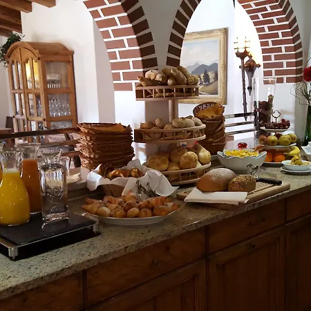 Hubertushof Garni Hotel 4*