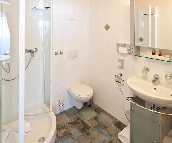 Hotel Hubertushof Garni 4*